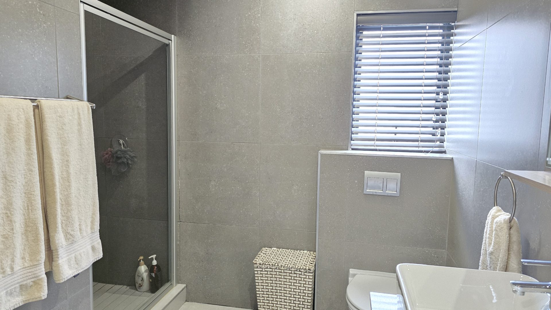 Upmarket four bedroom for sale in Sinoville