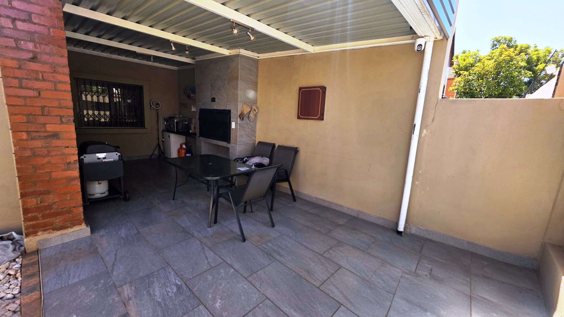 Lovely three bedroom for sale in Montana Tuine