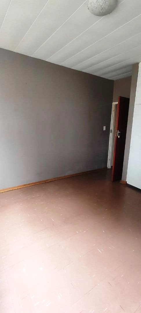 Two bedroom flat for sale in Pretoria North