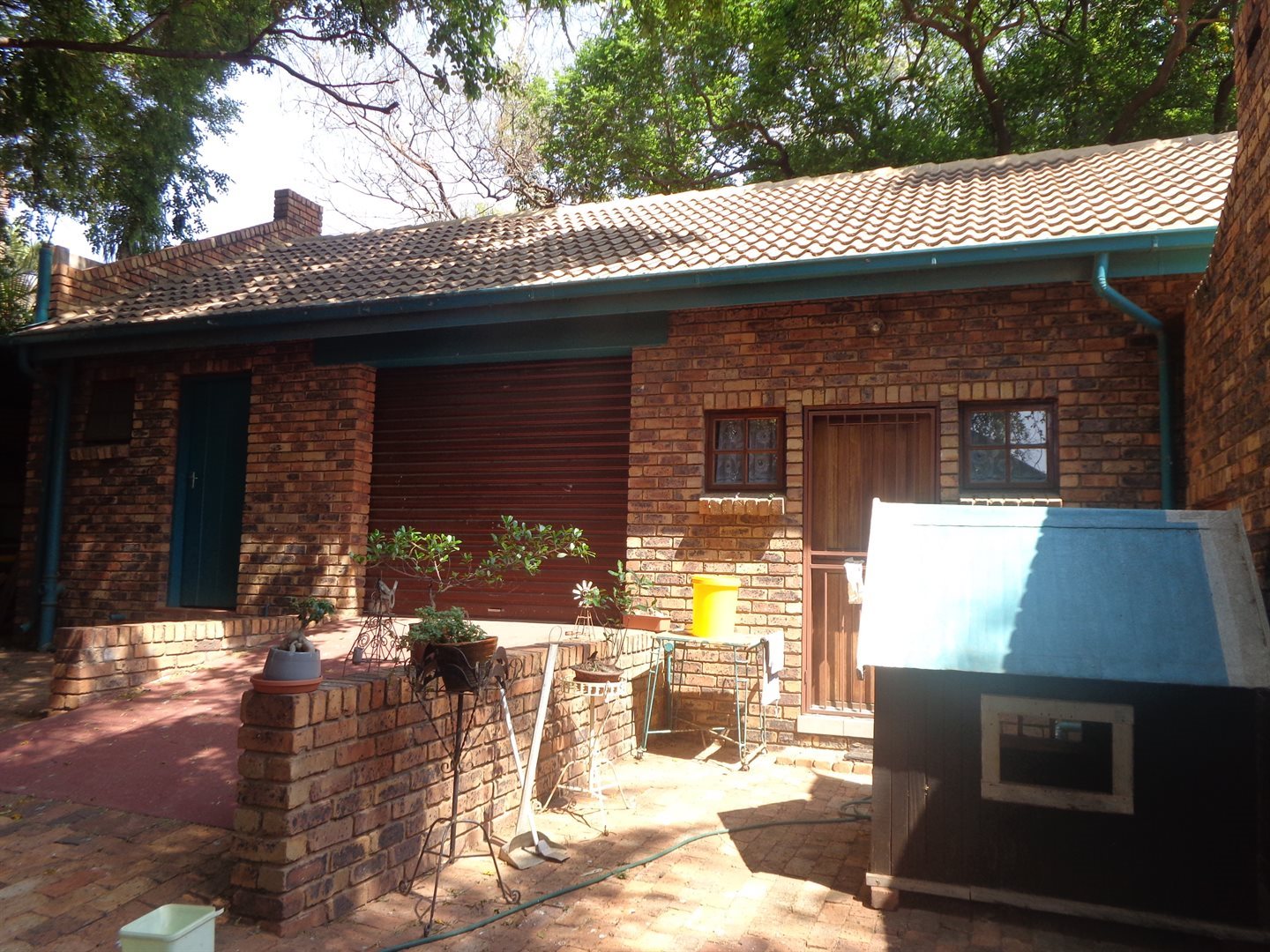 Three bedroom house for sale in Montana Park