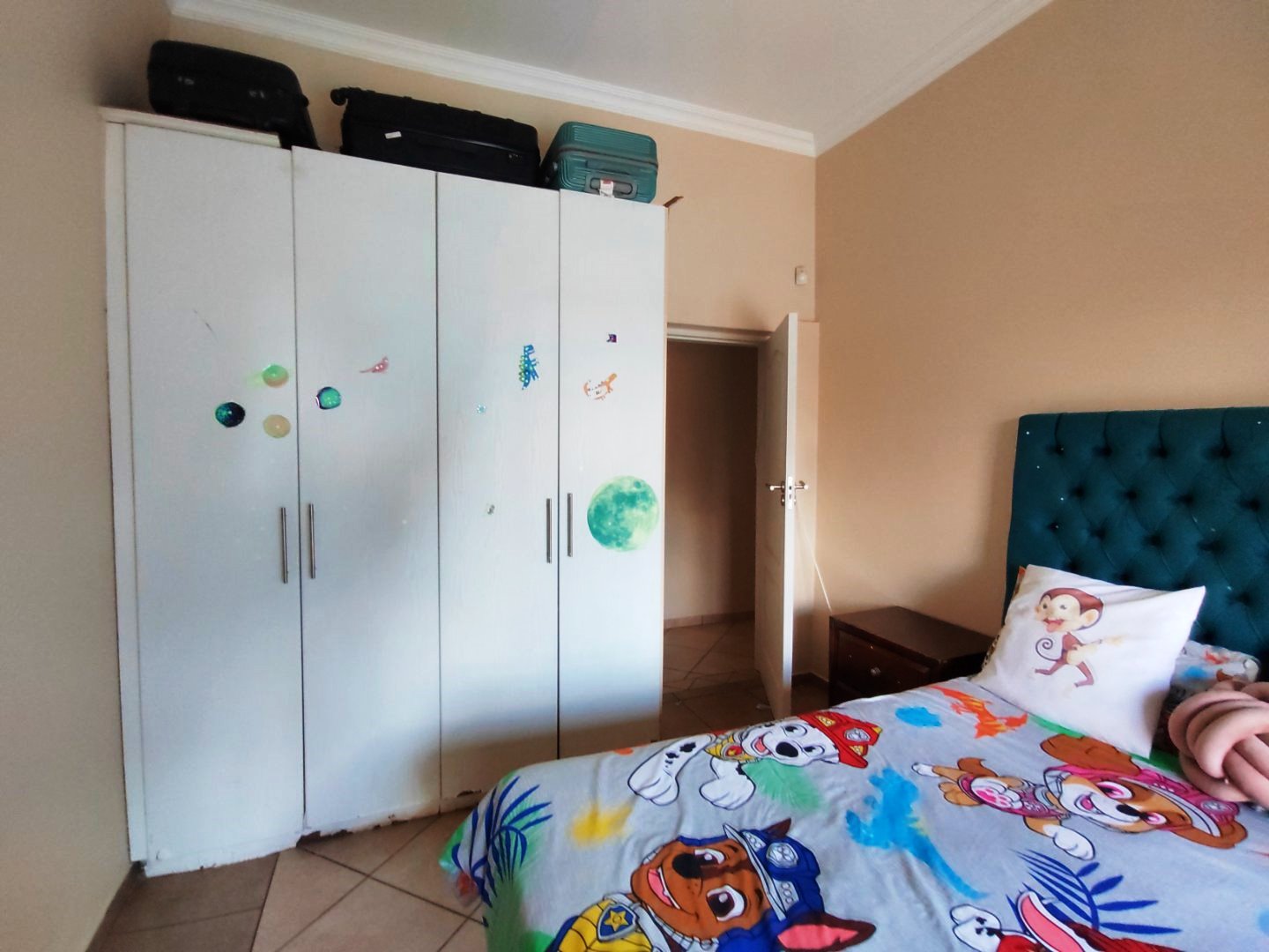 Six bedroom house for sale in Montana Park