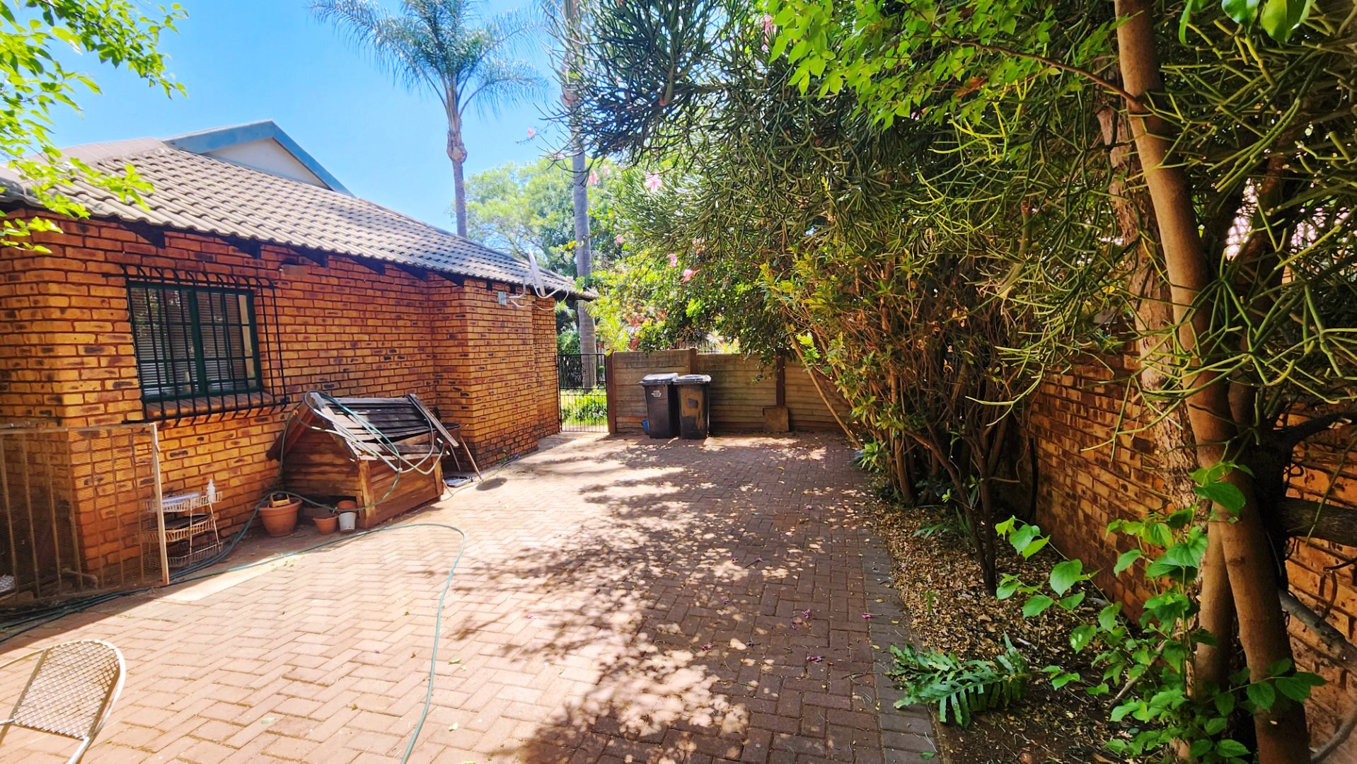 Three bedroom house for sale in Doornpoort