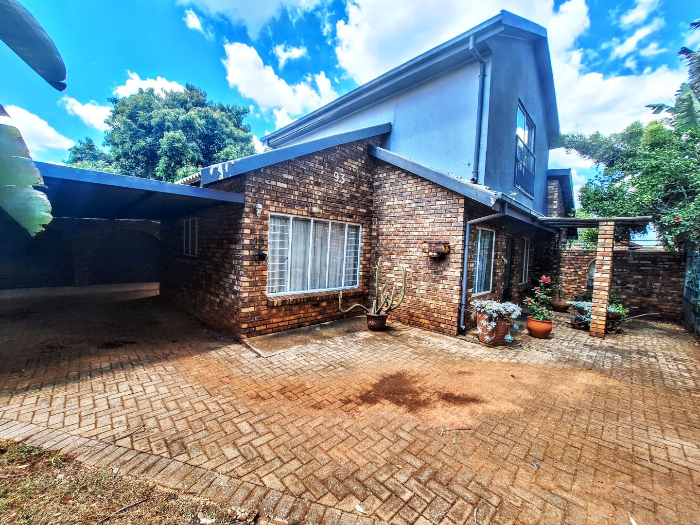 Three bedroom with flatlet for sale – Orchards