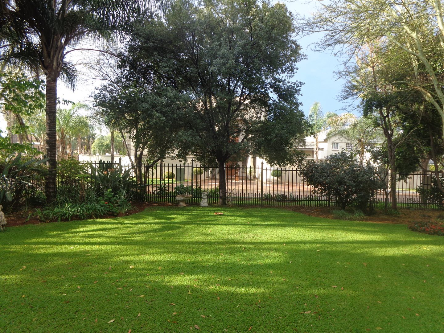 Three bedroom house for sale in Montana Park