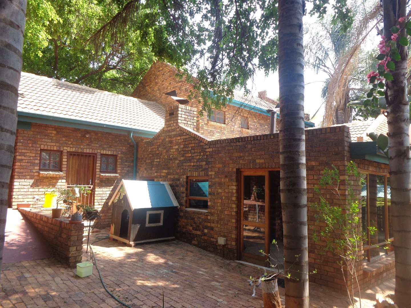 Three bedroom house for sale in Montana Park