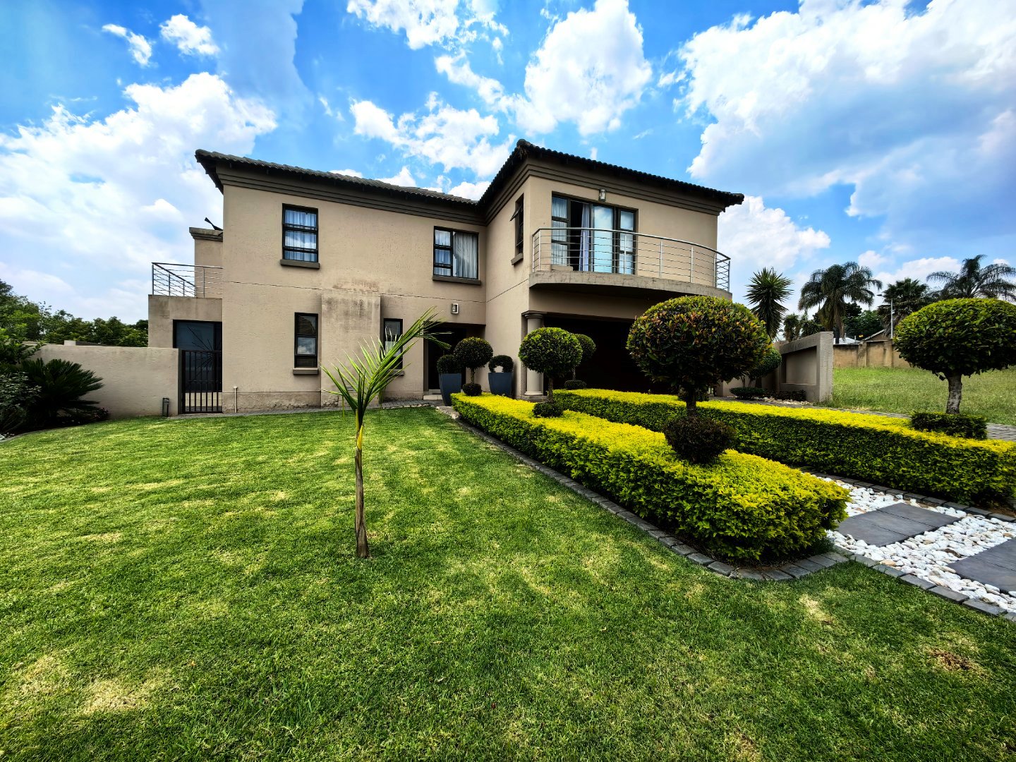 Three bedroom house for sale in Montana Park