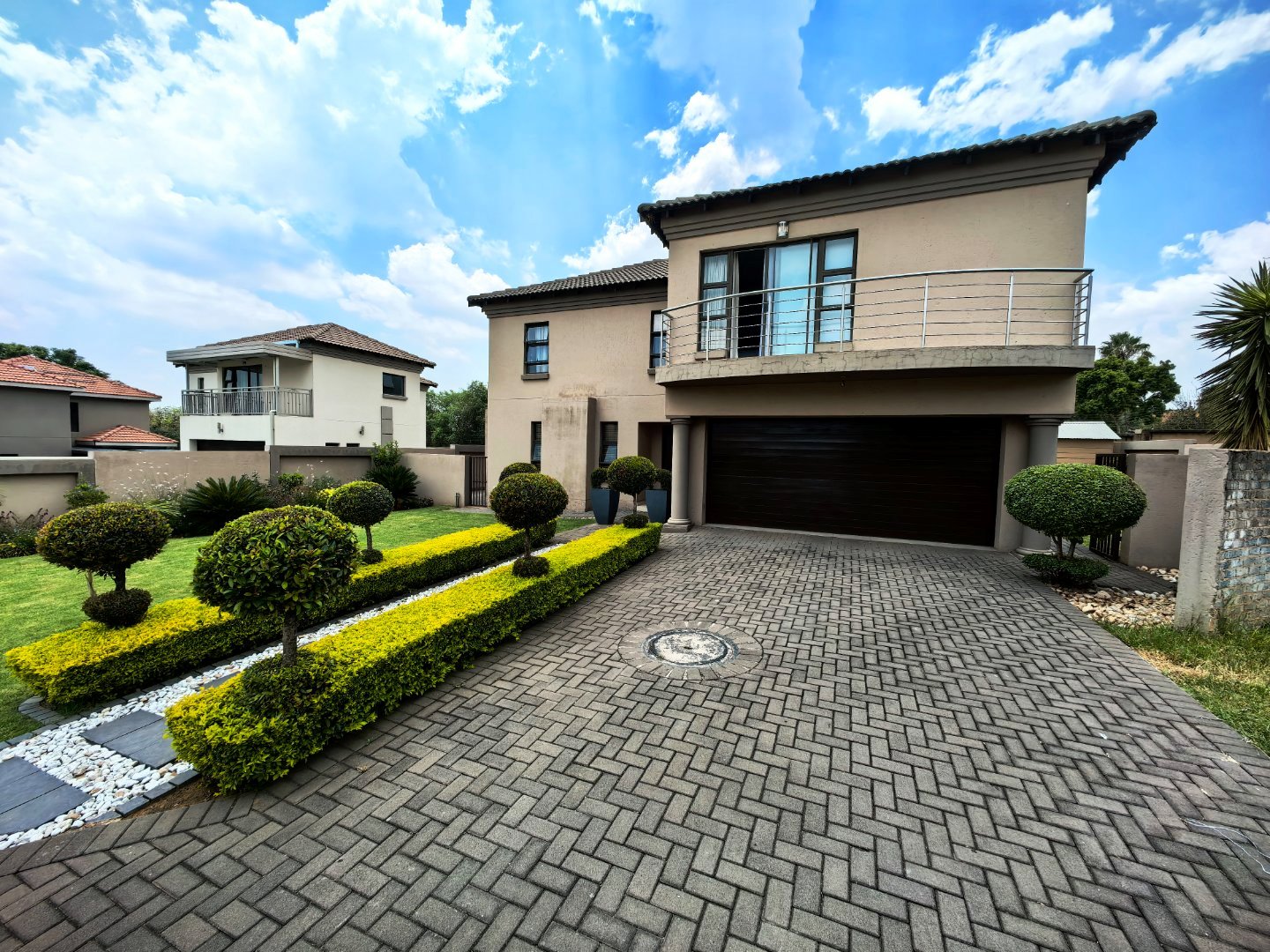 Three bedroom house for sale in Montana Park