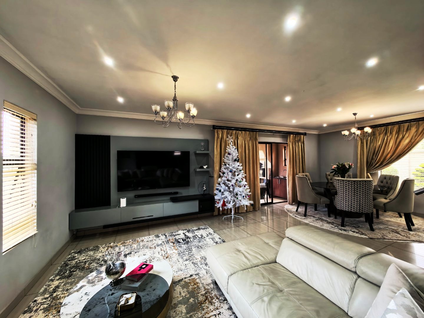 Three bedroom house for sale in Montana Park