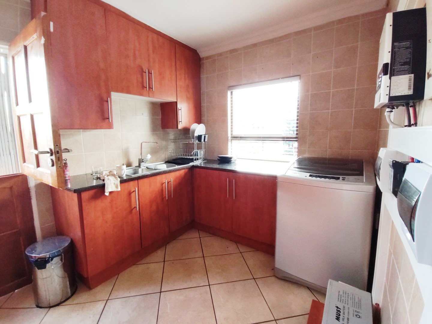 Six bedroom house for sale in Montana Park