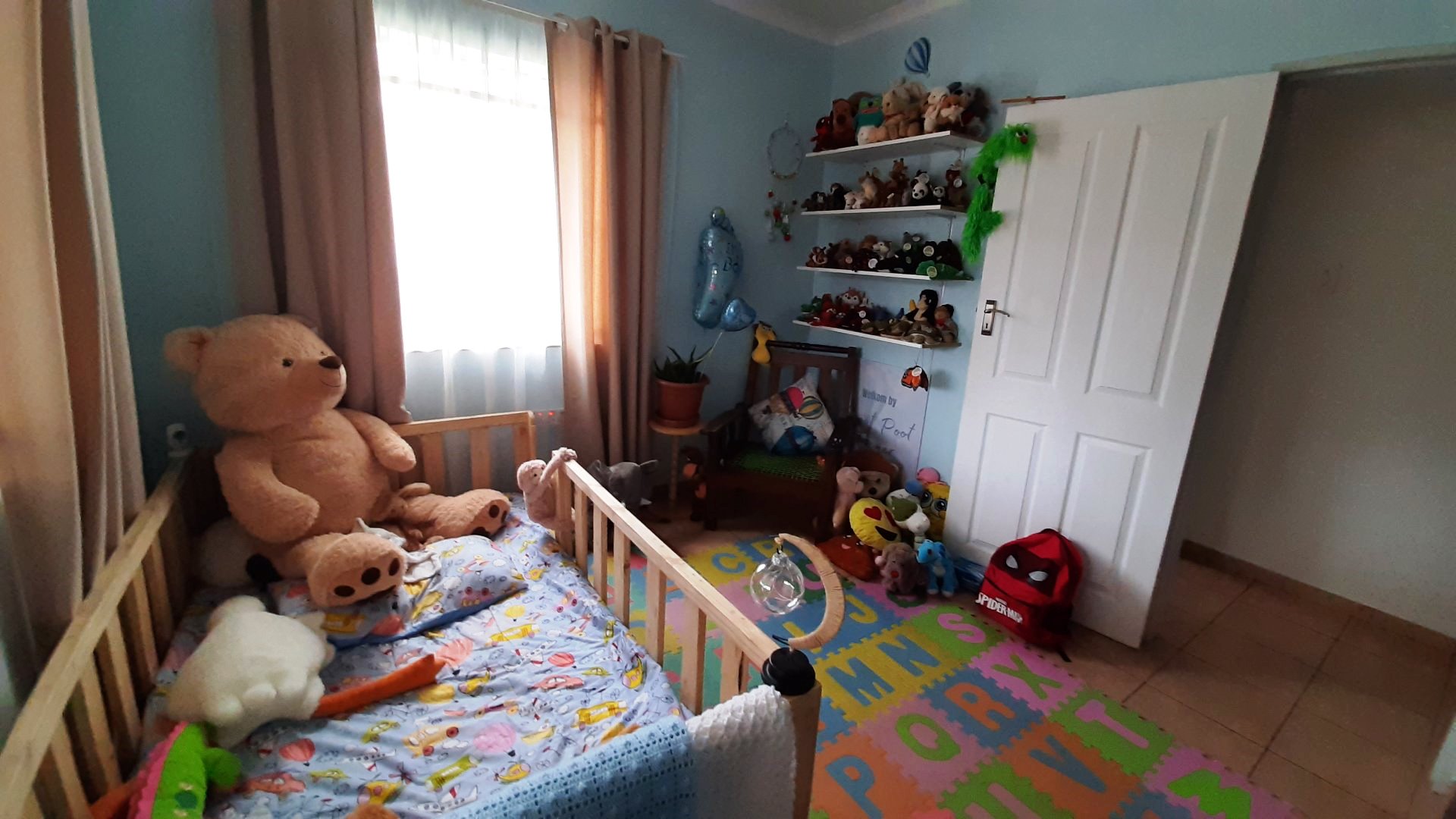 Large three bedroom house for sale in Florauna