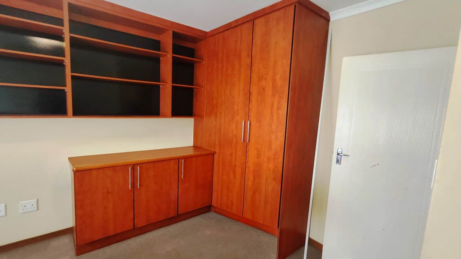 Three bedroom house for sale in Montana Park