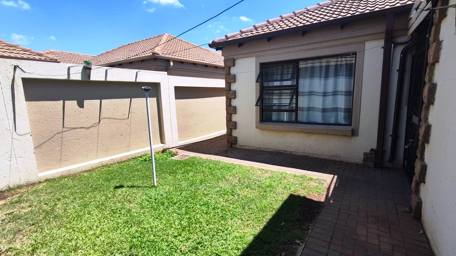 Three bedroom house for sale in Montana Park