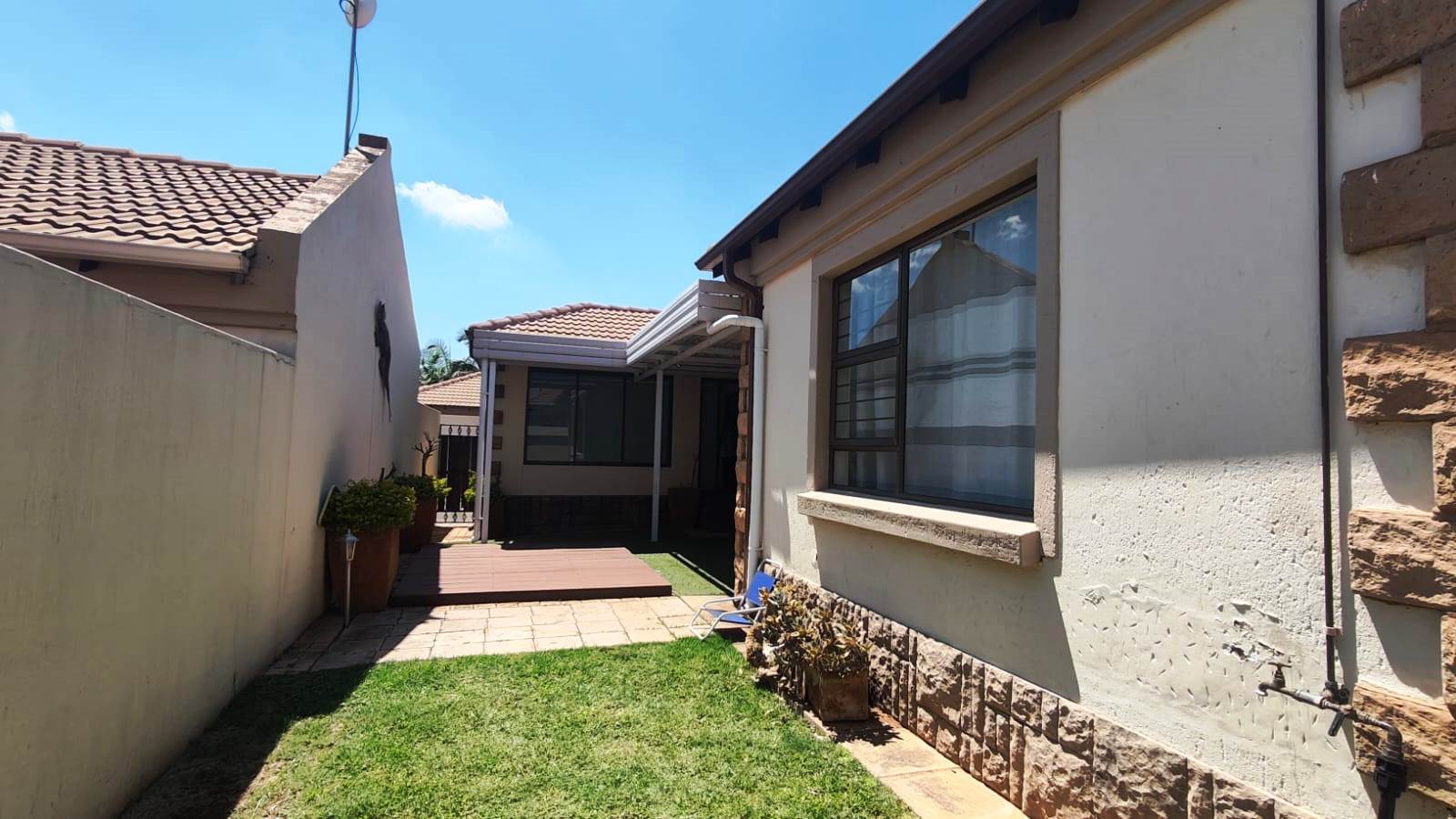 Three bedroom house for sale in Montana Park