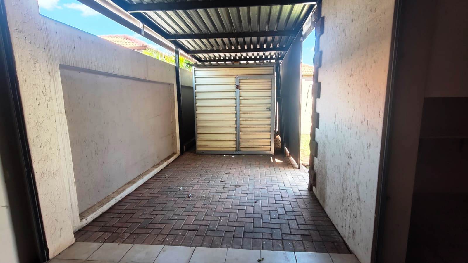 Three bedroom house for sale in Montana Park