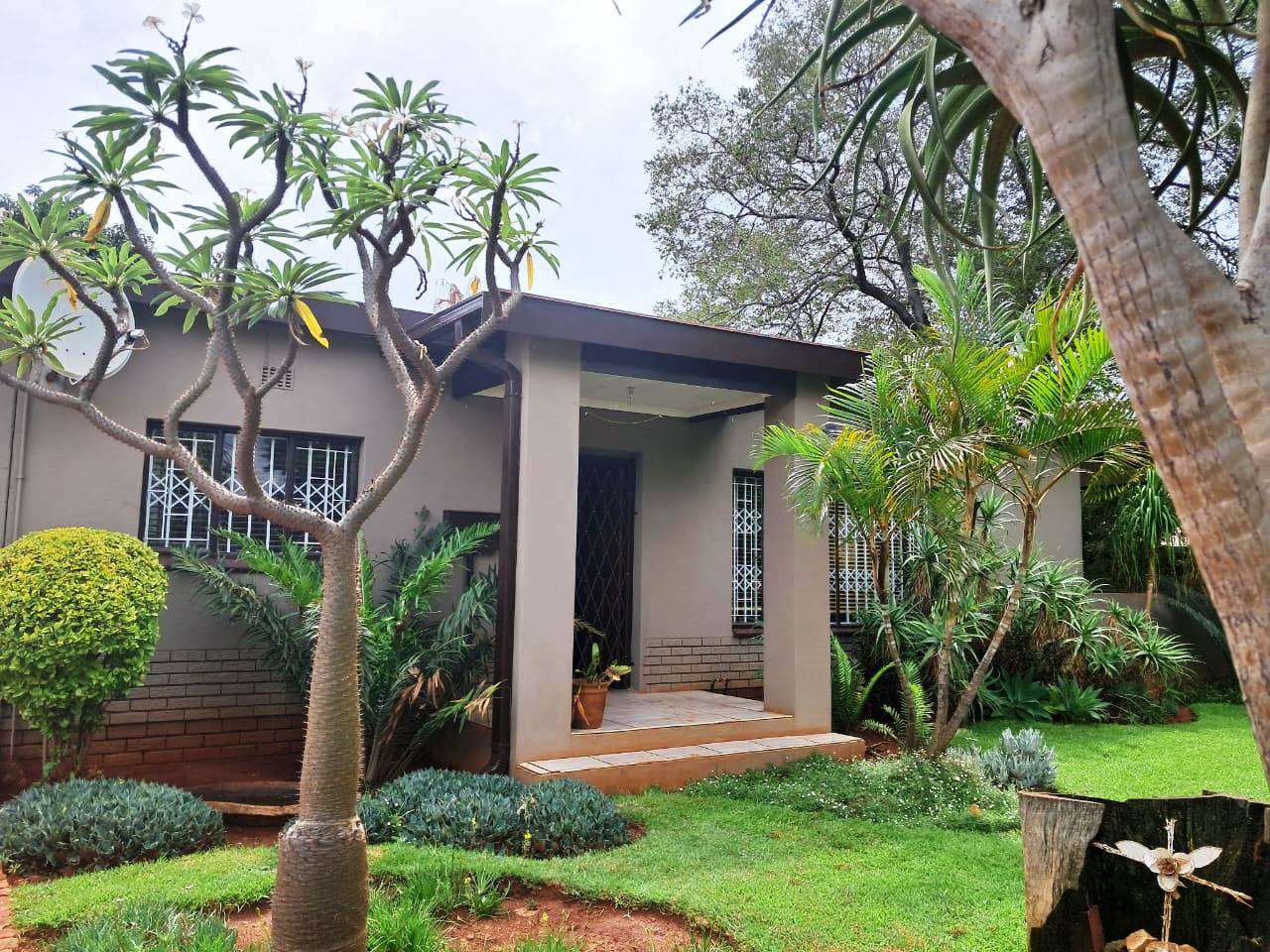 Spacious three bedroom for sale – old Orchards