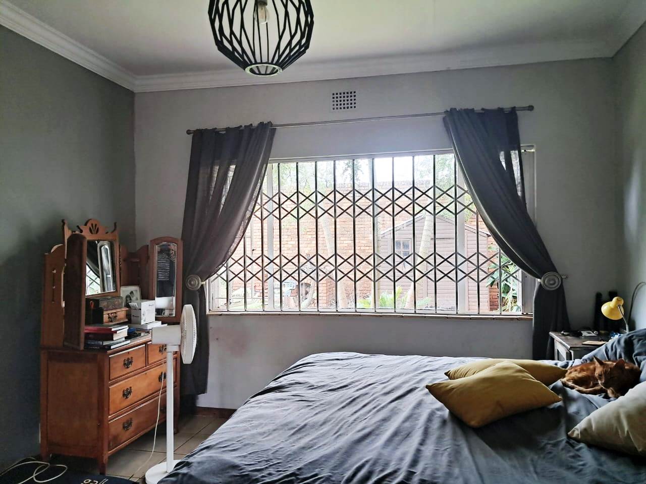 Spacious three bedroom for sale – old Orchards