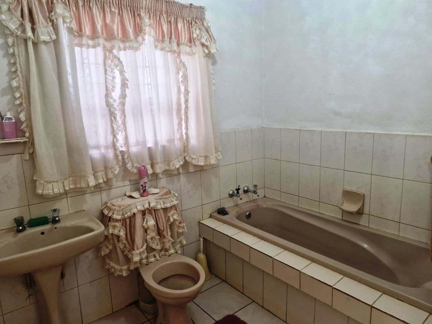 Large erf three bedroom for sale in Chantelle