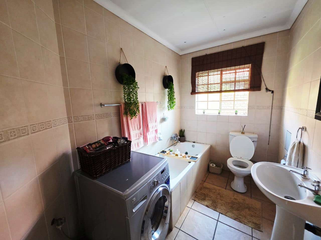 Beautiful three bedroom for sale in Montana