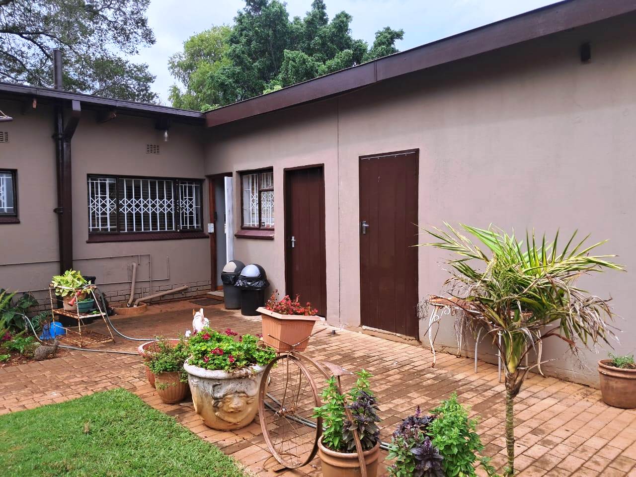 Spacious three bedroom for sale – old Orchards