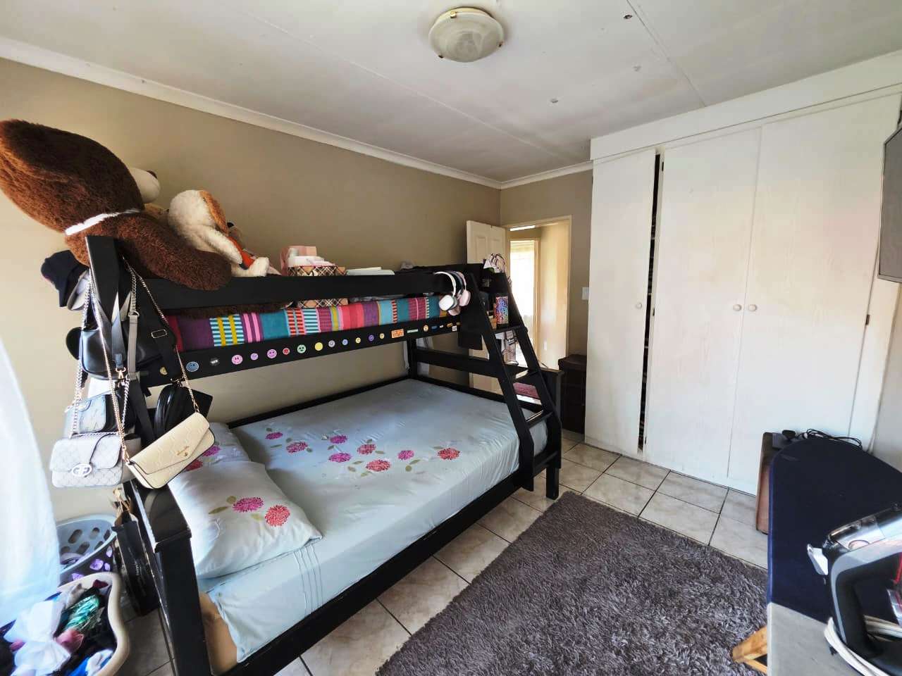 Beautiful three bedroom for sale in Montana