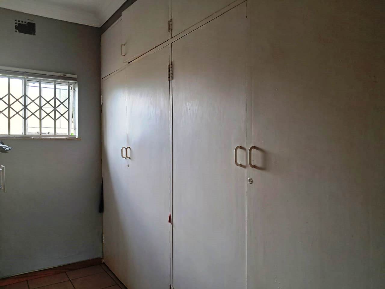 Spacious three bedroom for sale – old Orchards