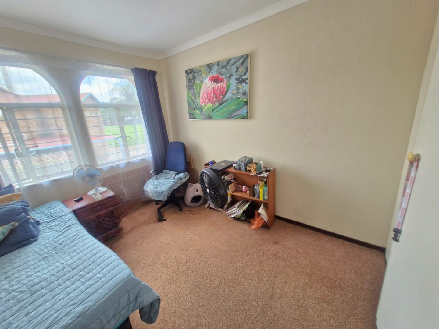 Large three bedroom for sale in Sinoville