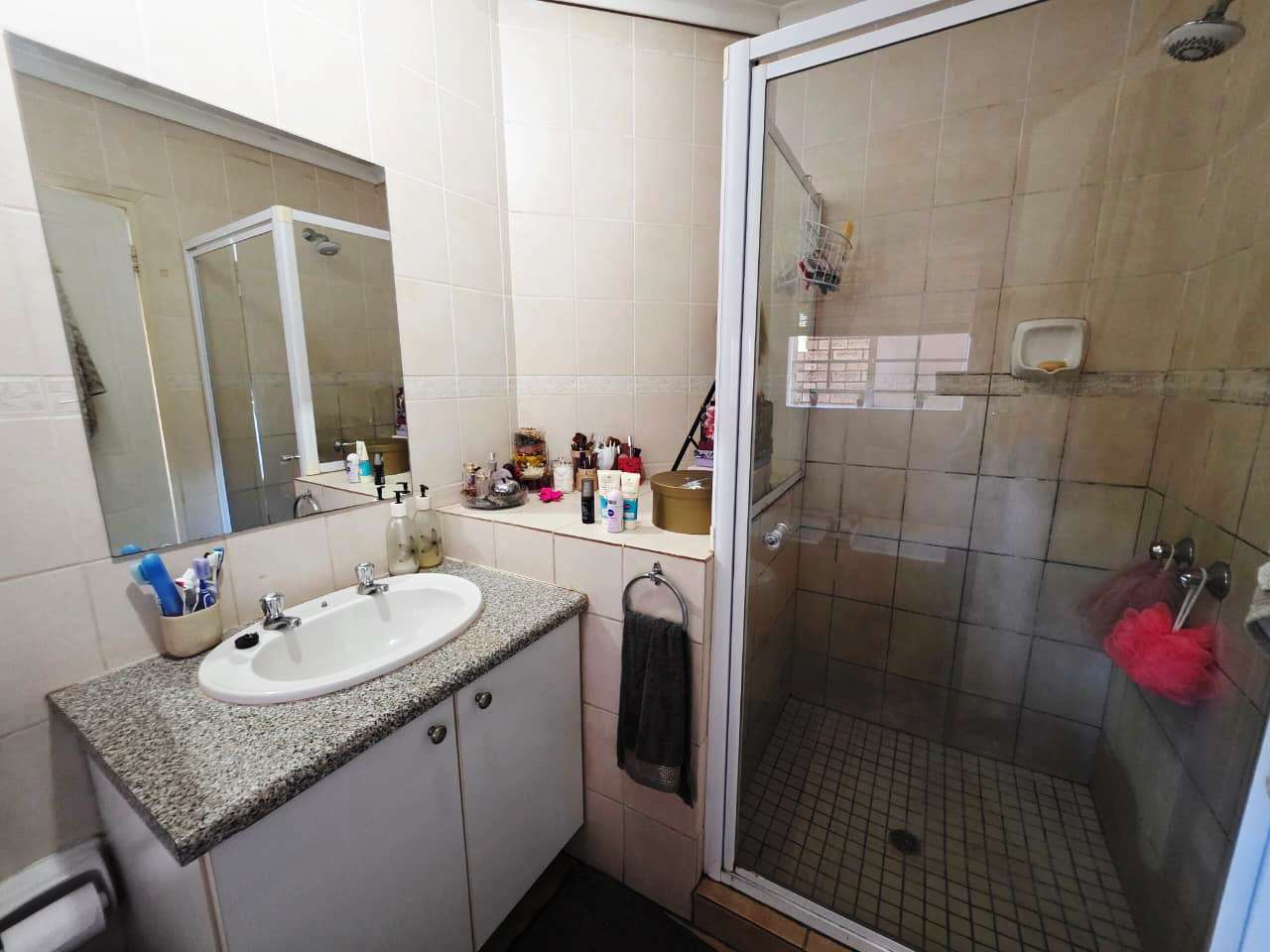 Beautiful three bedroom for sale in Montana