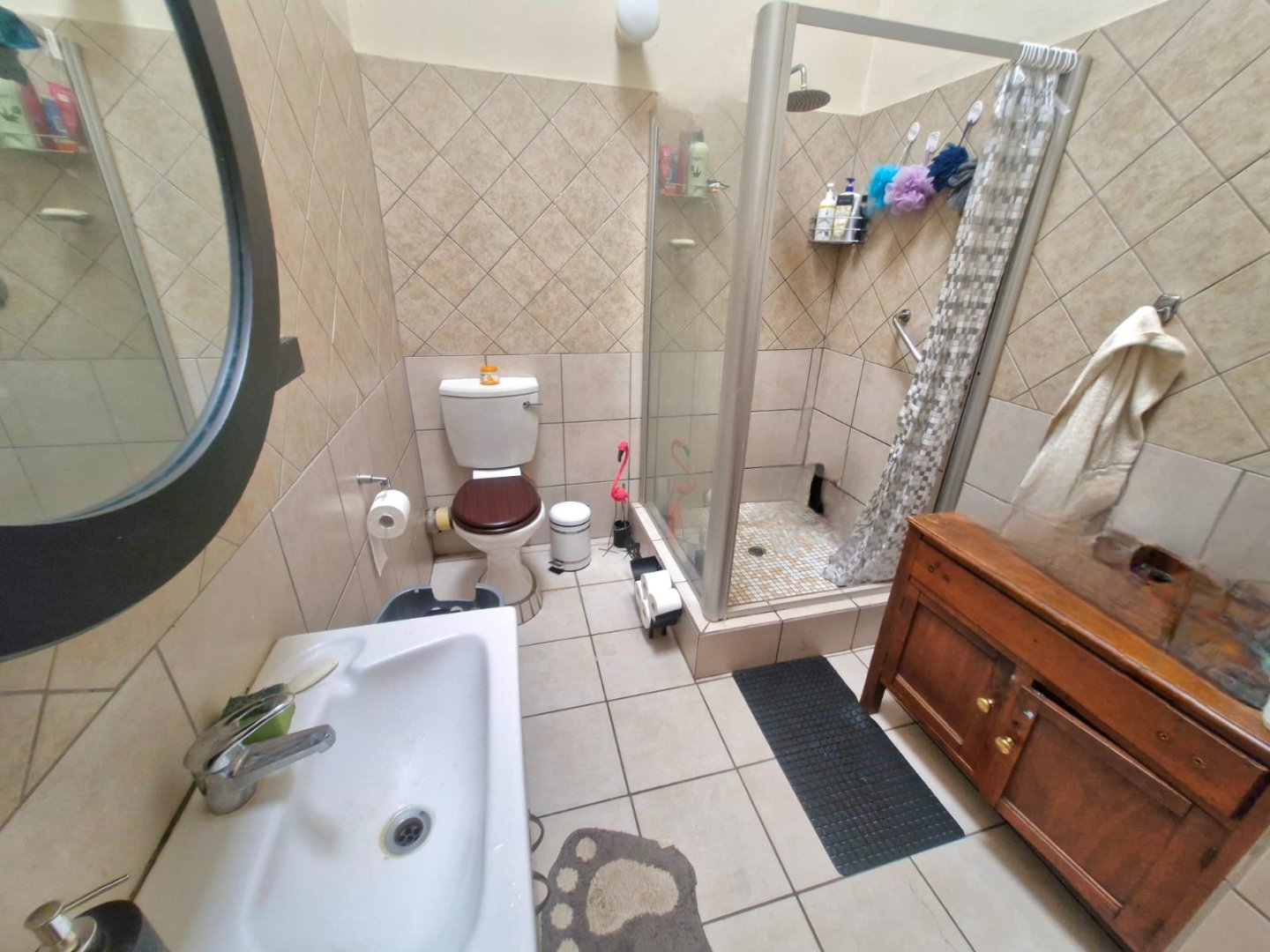 Large three bedroom for sale in Sinoville