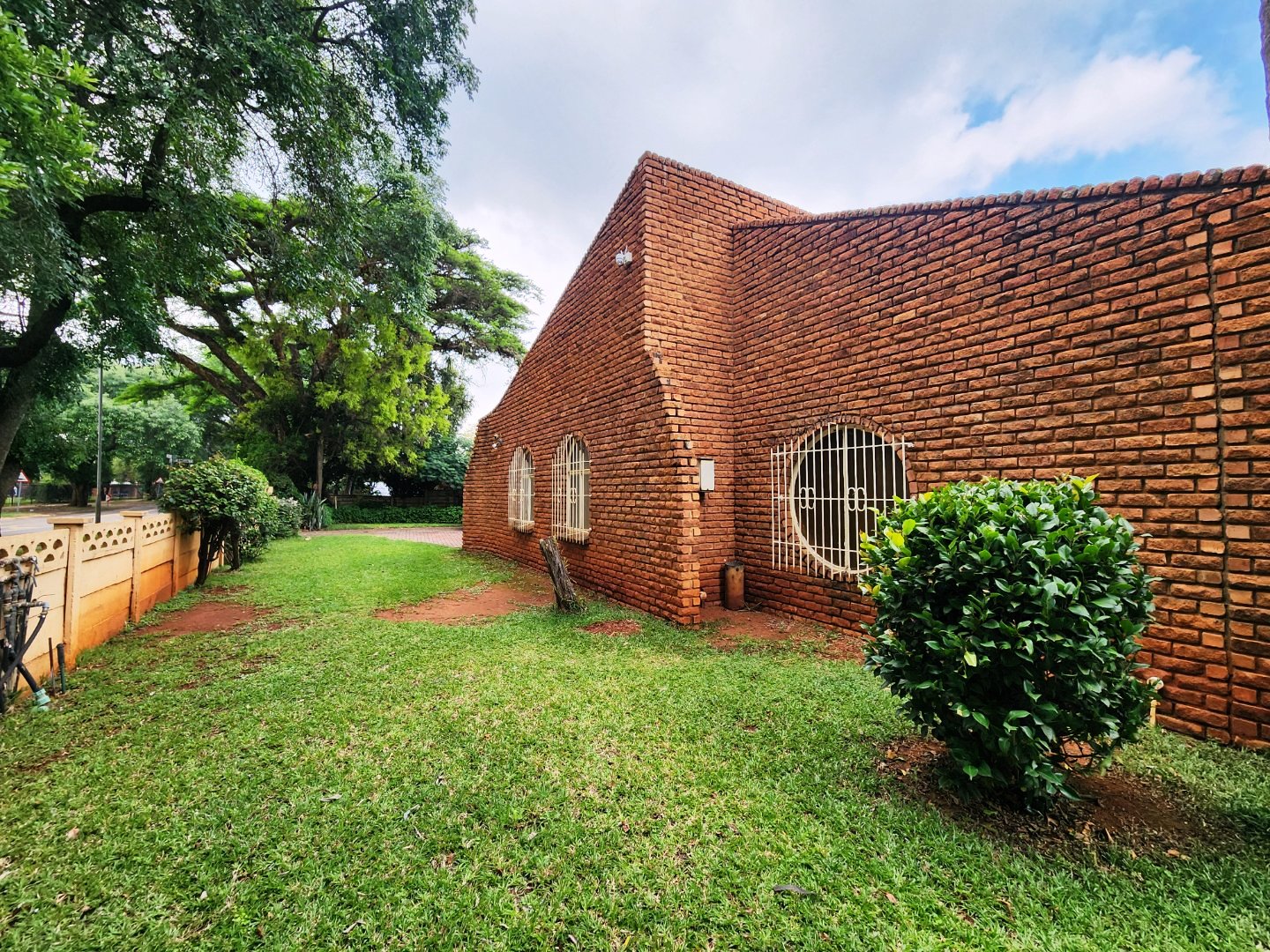 Large three bedroom house for sale in Dorandia