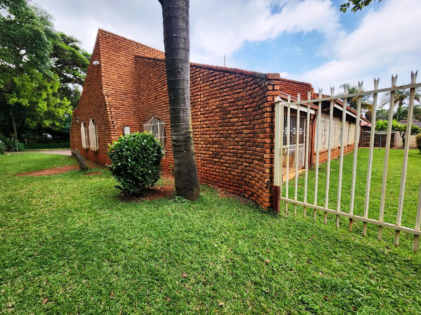 Large three bedroom house for sale in Dorandia