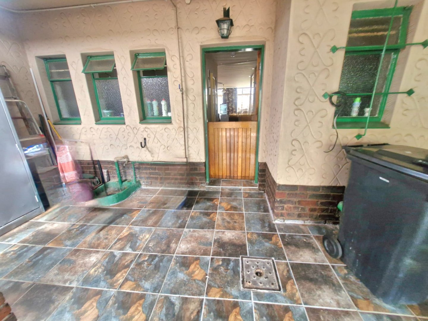 Large three bedroom for sale in Sinoville