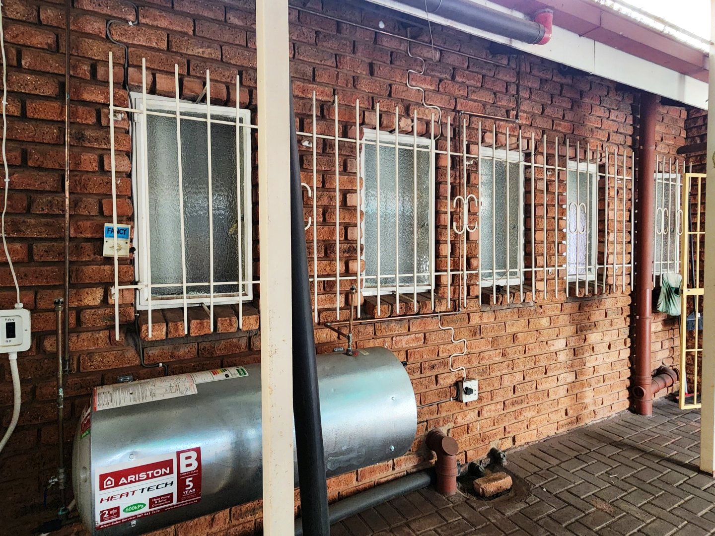 Large three bedroom house for sale in Dorandia