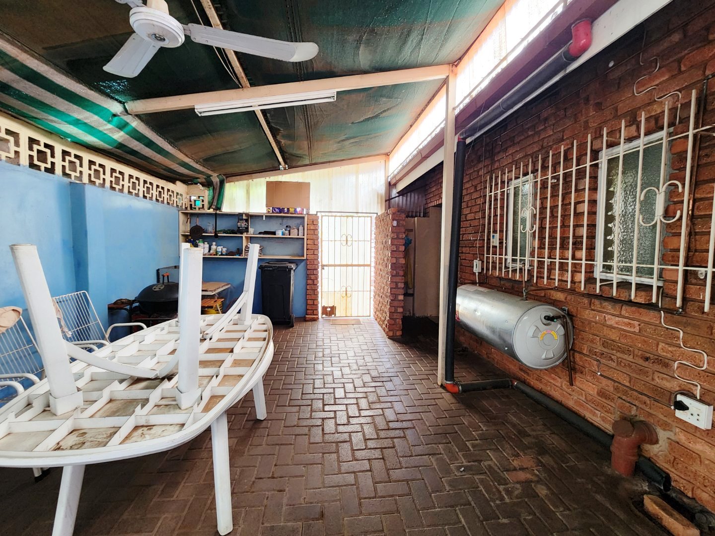 Large three bedroom house for sale in Dorandia