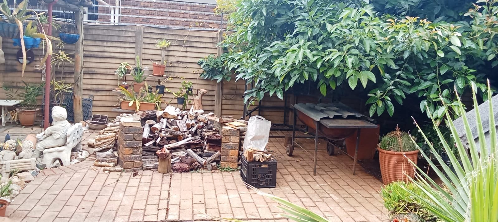 Three bedroom house for sale in Theresapark