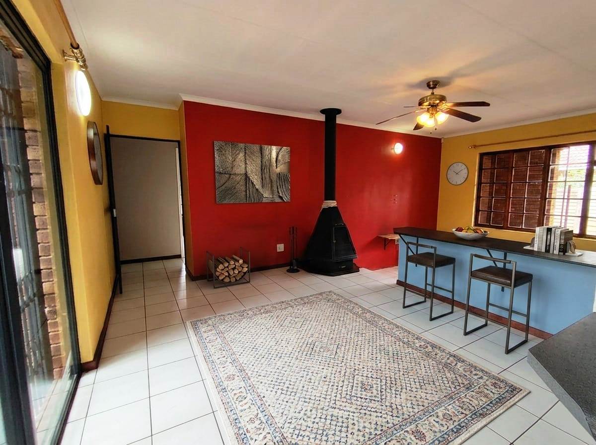 Five bedroom house for sale in old Doornpoort