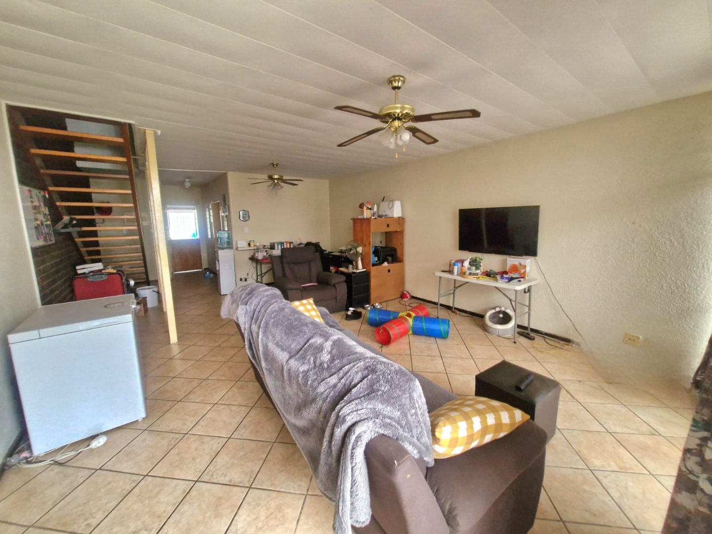 Large three bedroom for sale in Sinoville