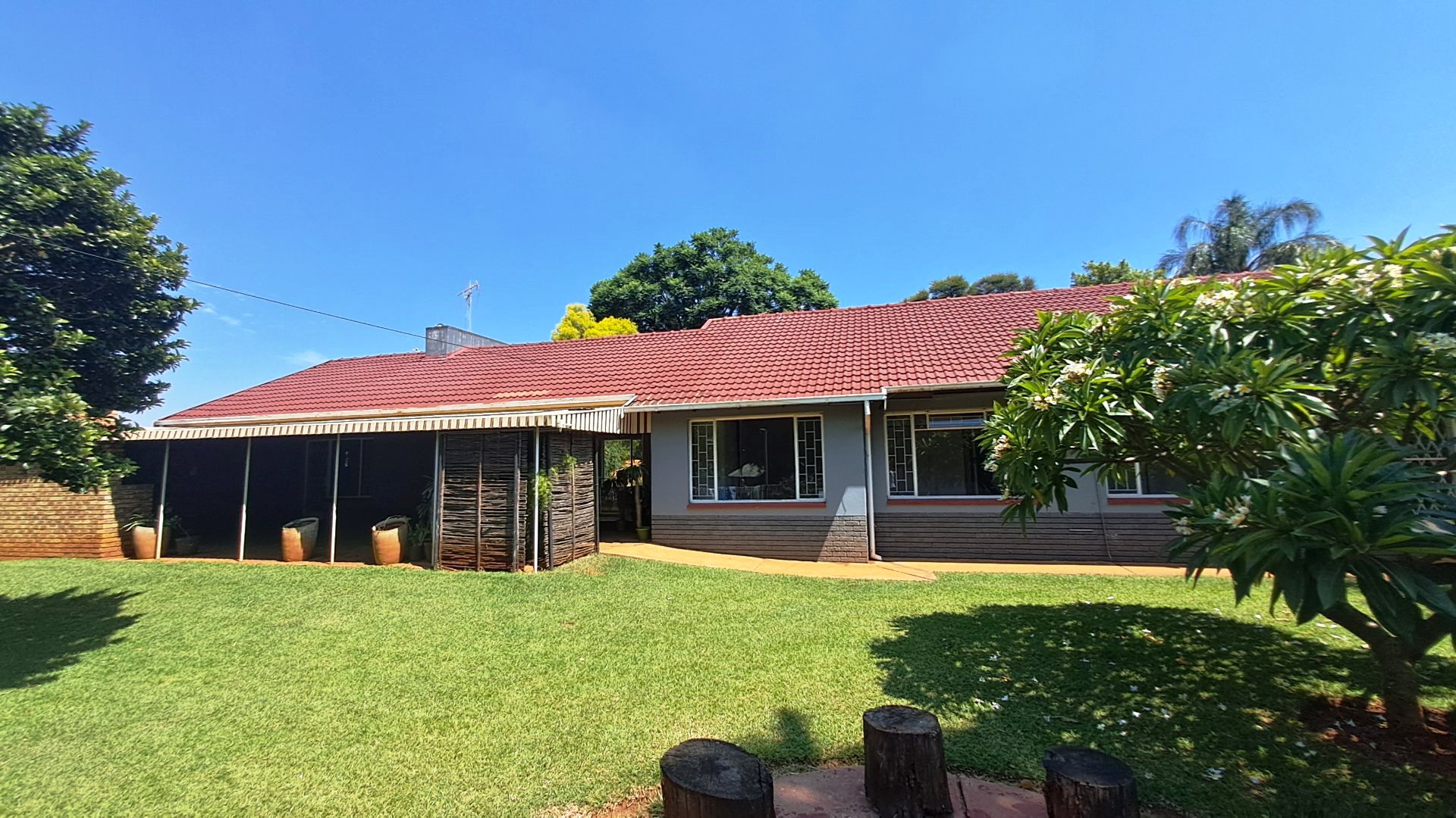 Large four bedroom for sale in Meyerspark