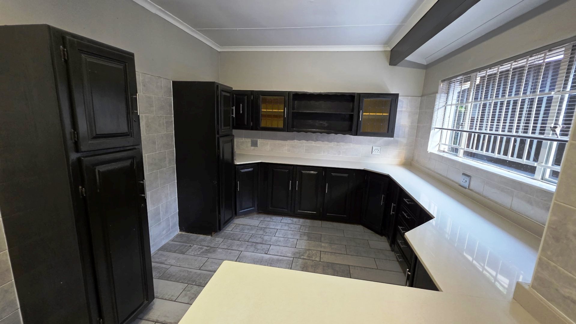 Four bed and flatlet for sale in Magalieskruin