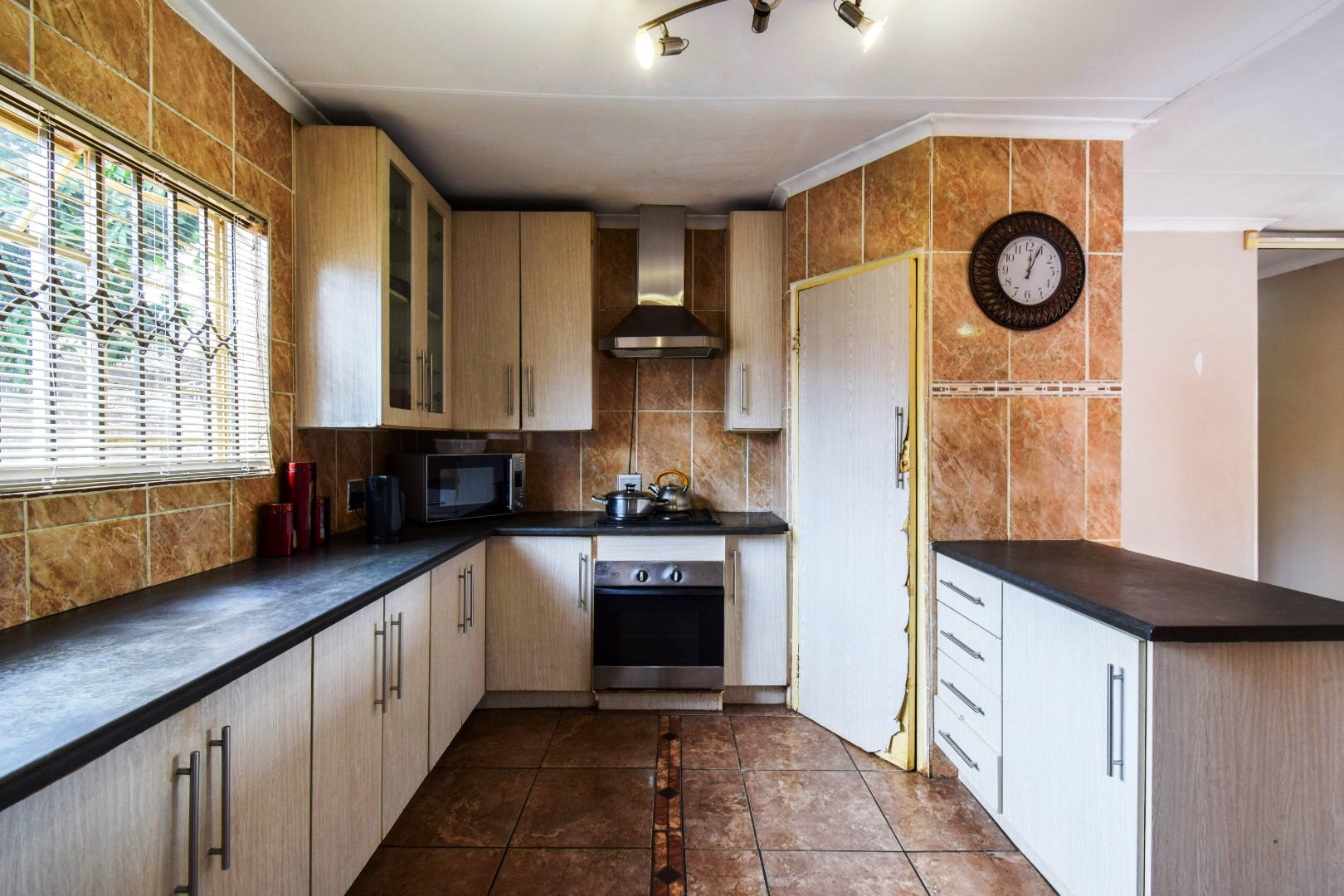 Three bedroom for sale in old Doornpoort