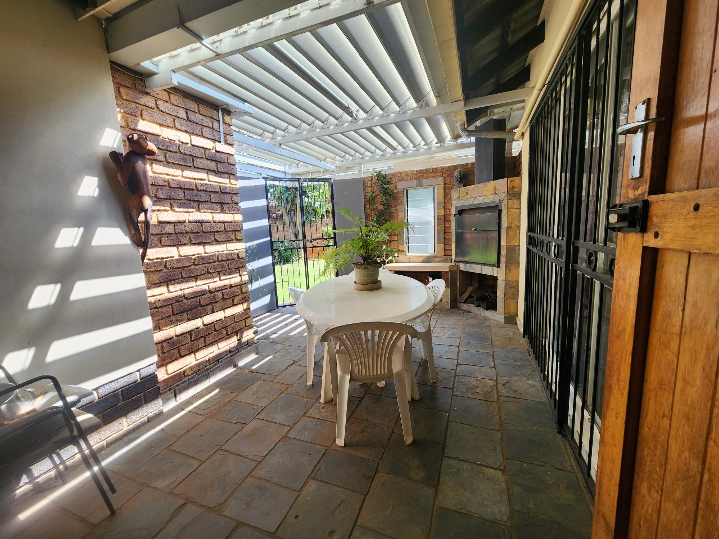 Three bedroom house for sale in Magalieskruin