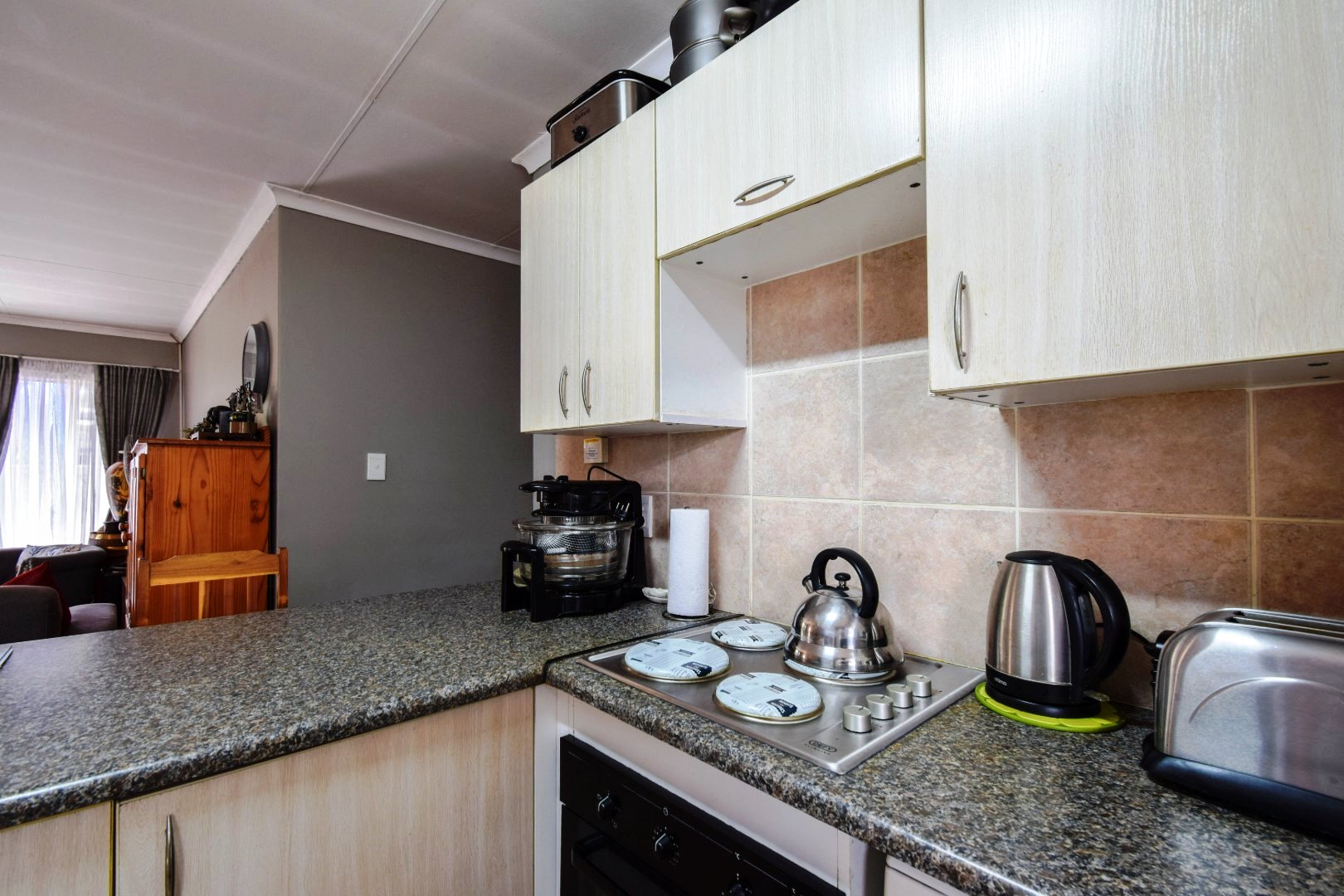 Cozy three bedroom for sale in Sinoville