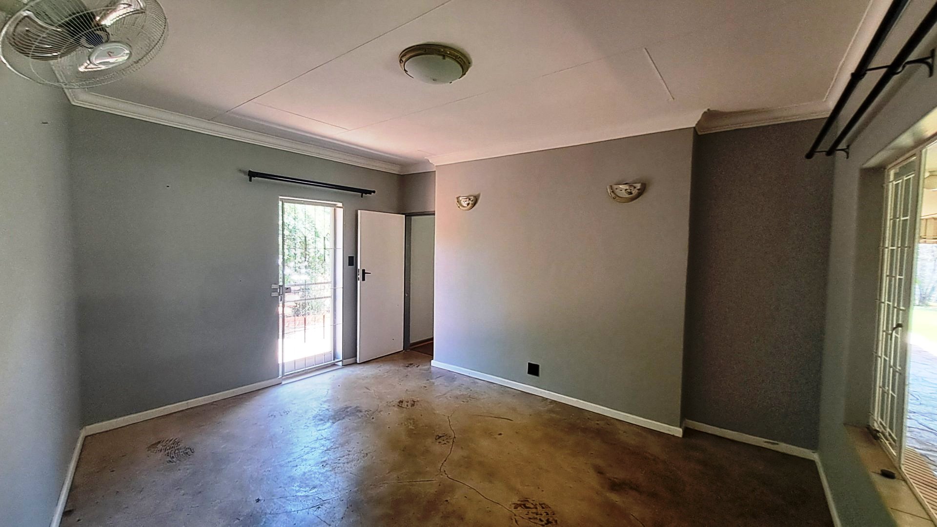 Large four bedroom for sale in Meyerspark