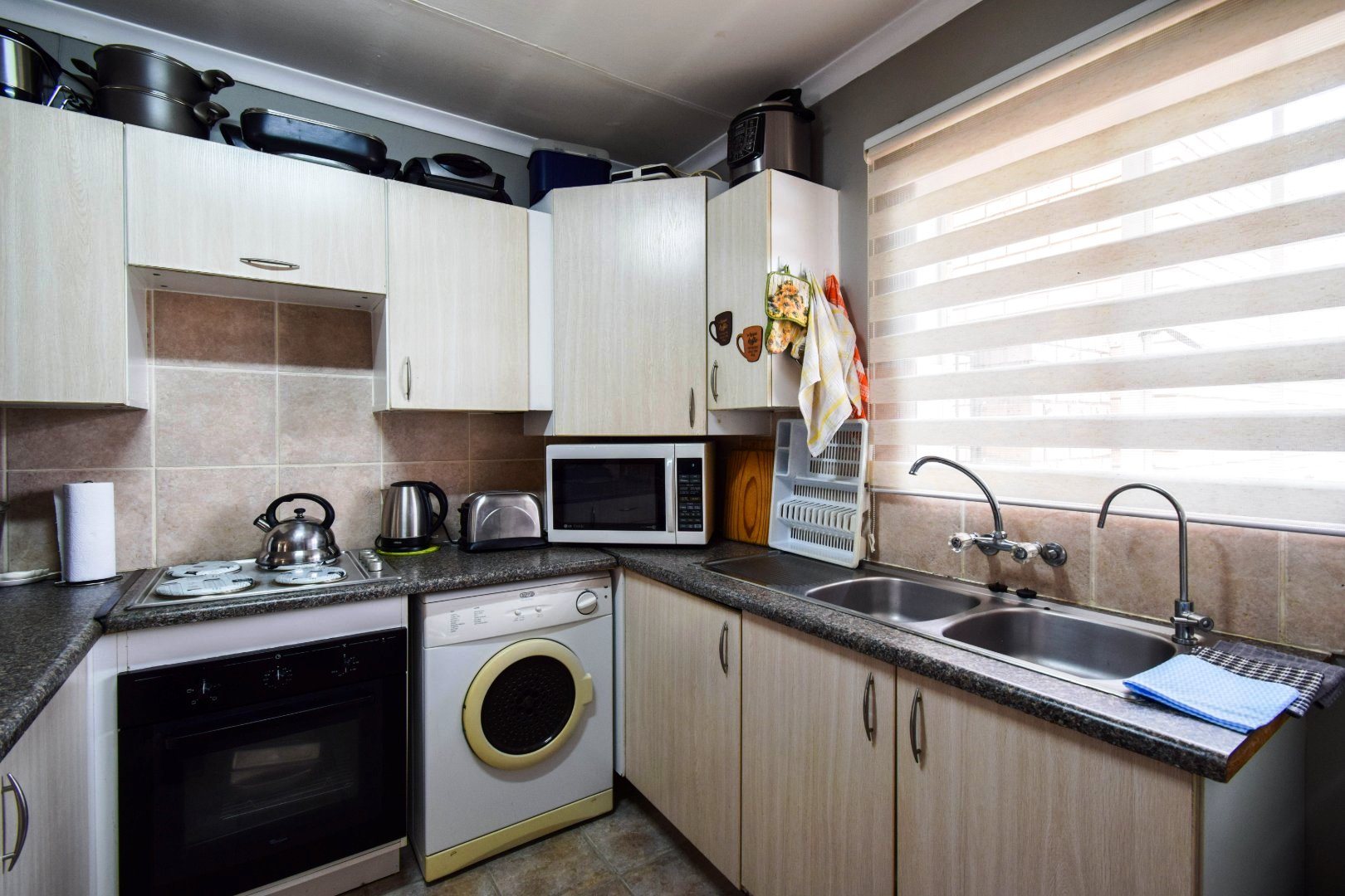 Cozy three bedroom for sale in Sinoville