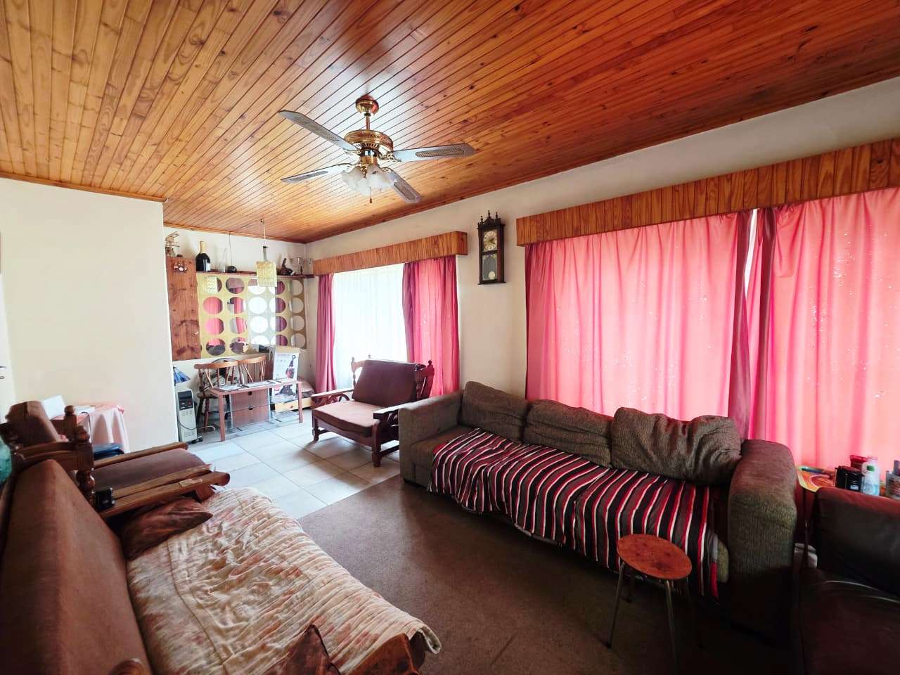 Three bedroom house for sale in Sinoville