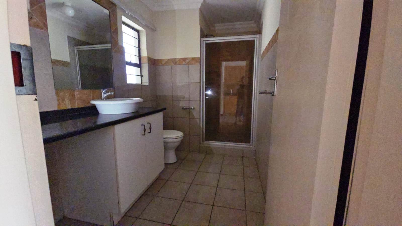 Ground bachelor apartment for sale in Hatfield