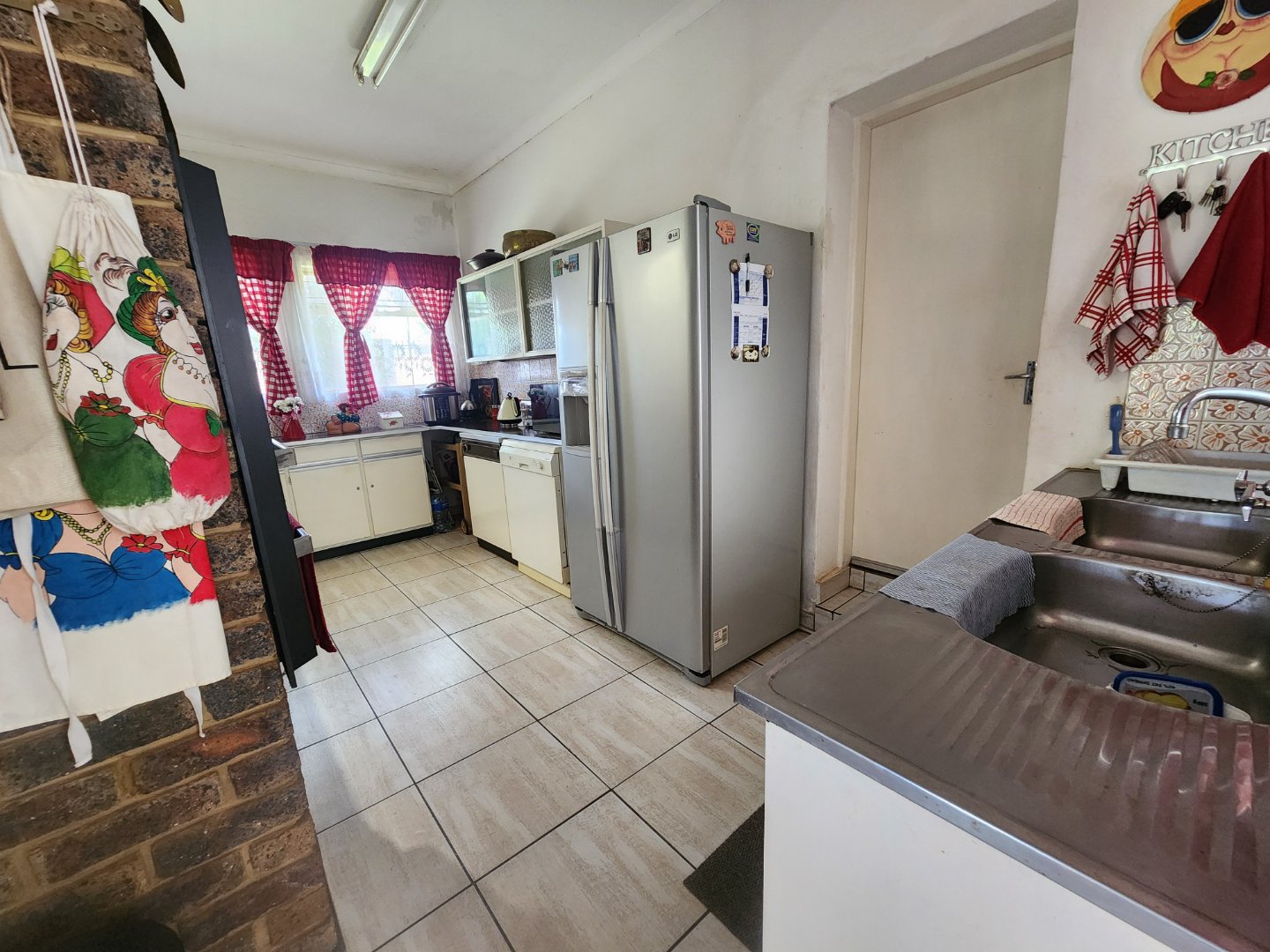 Three bedroom house for sale in Magalieskruin