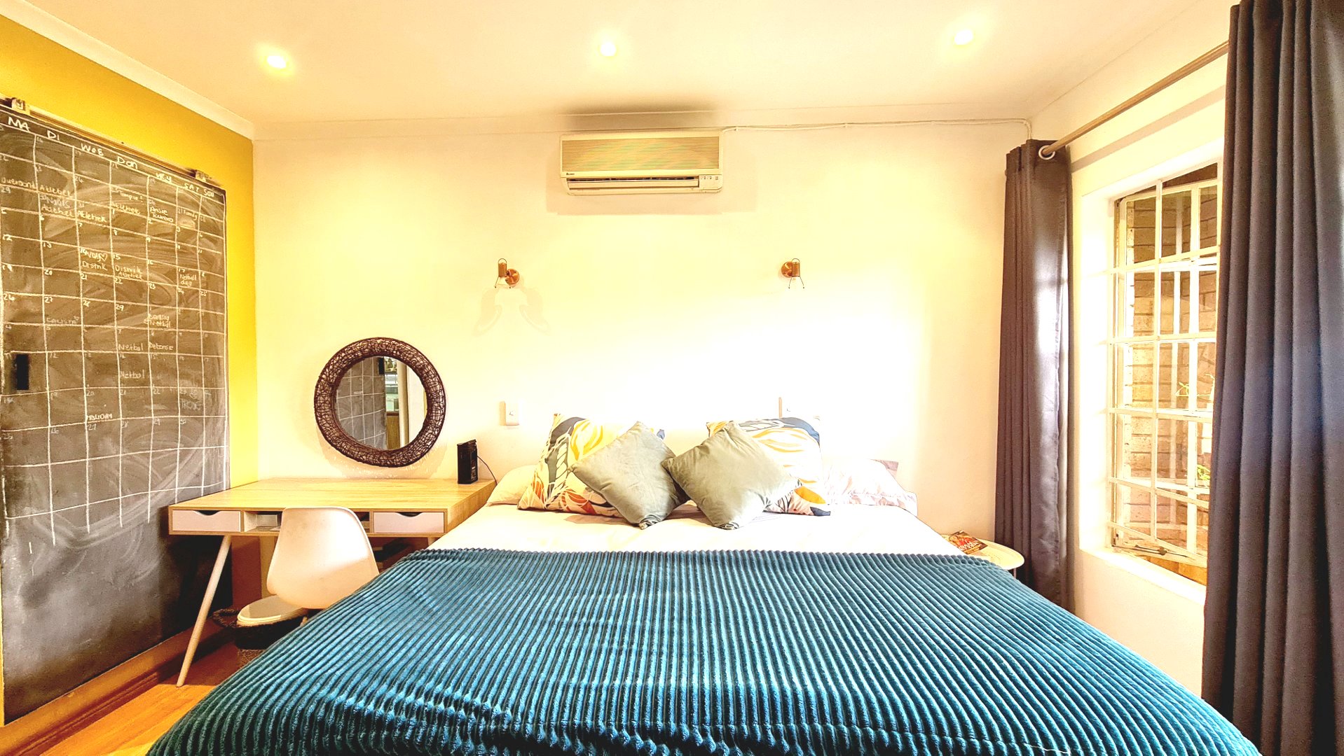 Three bedroom house with two flatlets for sale