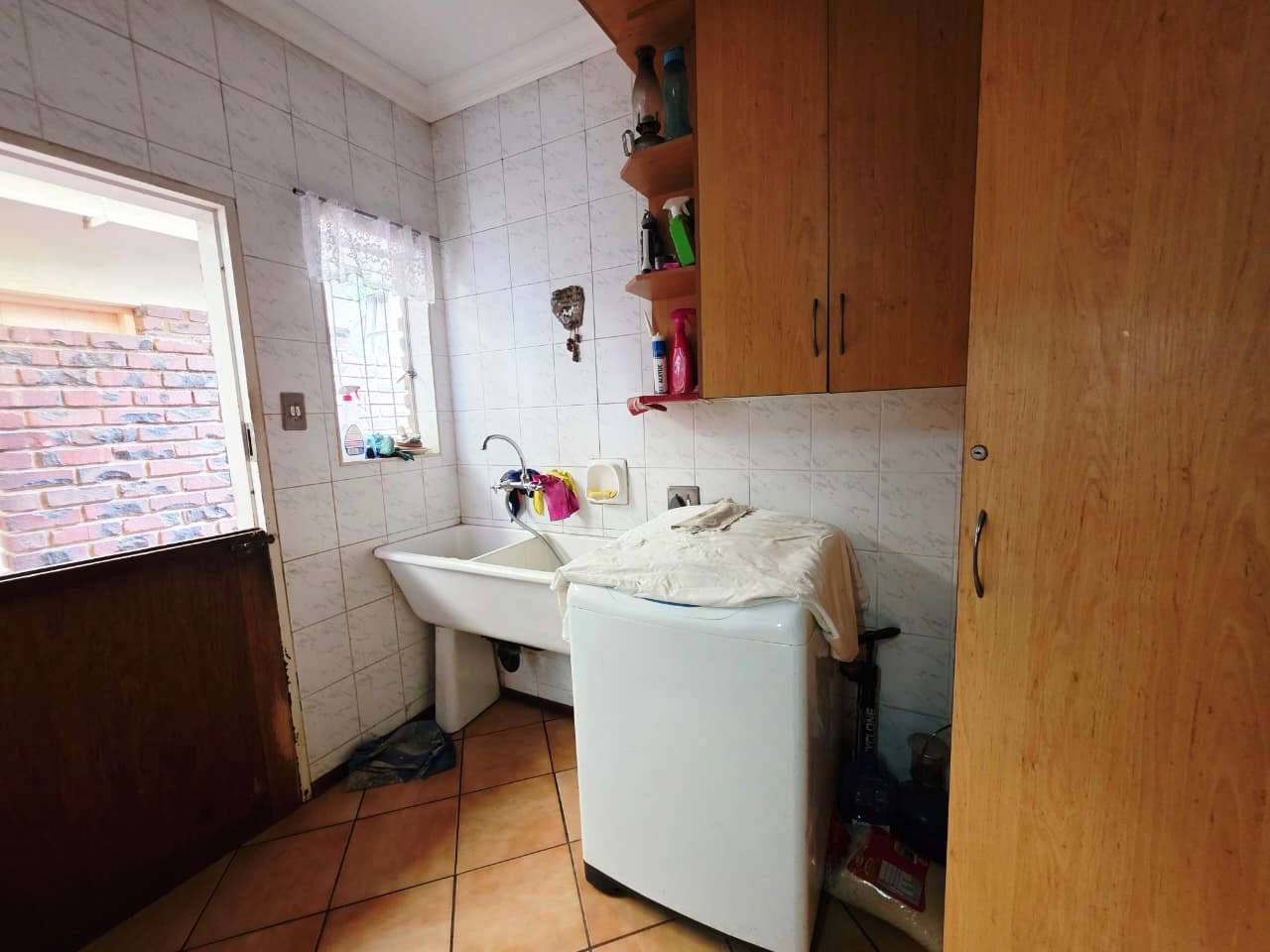 Three bedroom house for sale in Sinoville