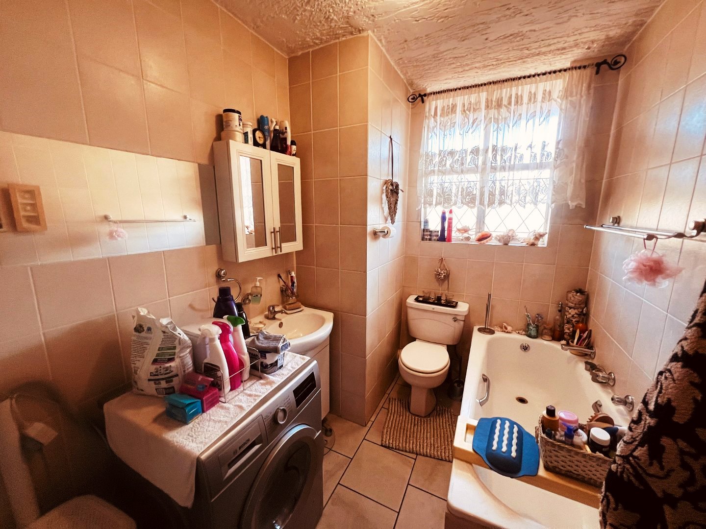 Spacious three bedroom for sale in W South