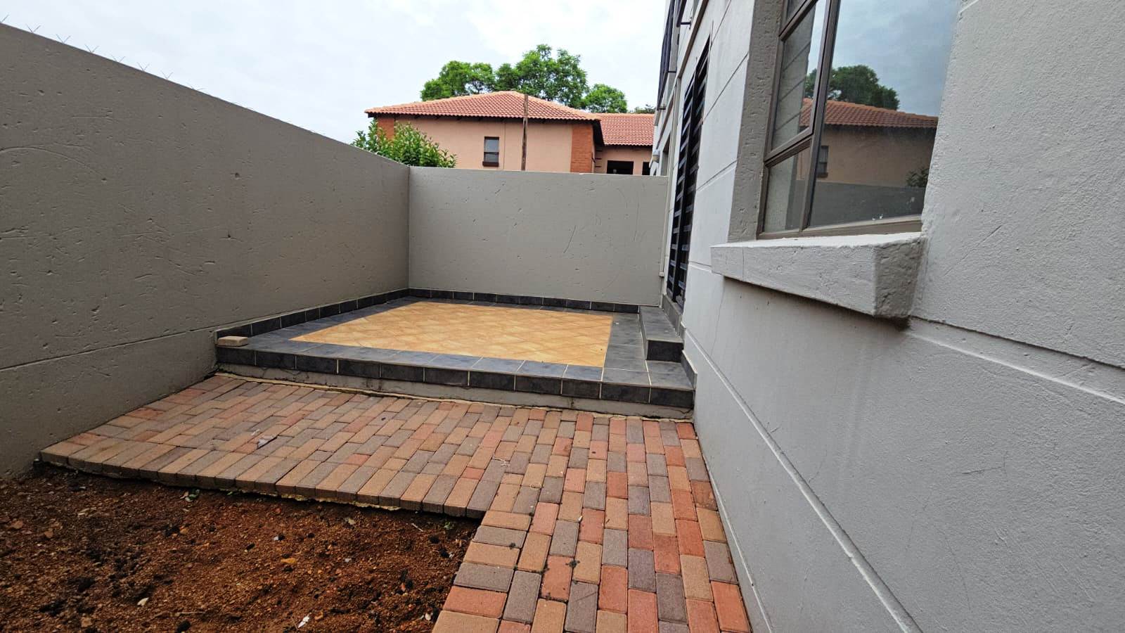 Ground bachelor apartment for sale in Hatfield